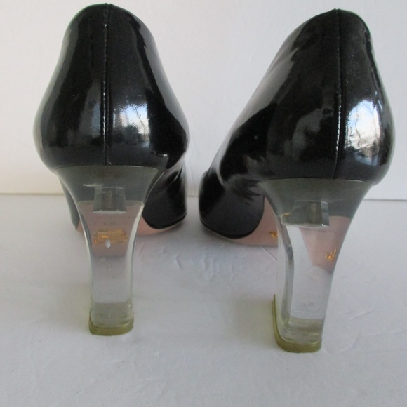 PRADA SHOES PUMP CLEAR HEELS PATENT BLACK COLOR SIZE 36 MADE IN ITALY USED COND. - Picture 4 of 16